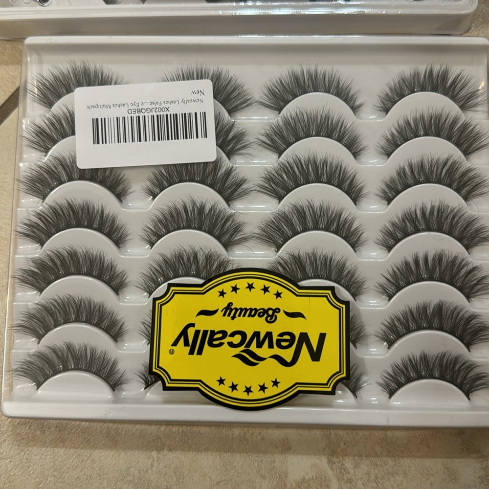 Amazon lashes bundle - Picture 3 of 3